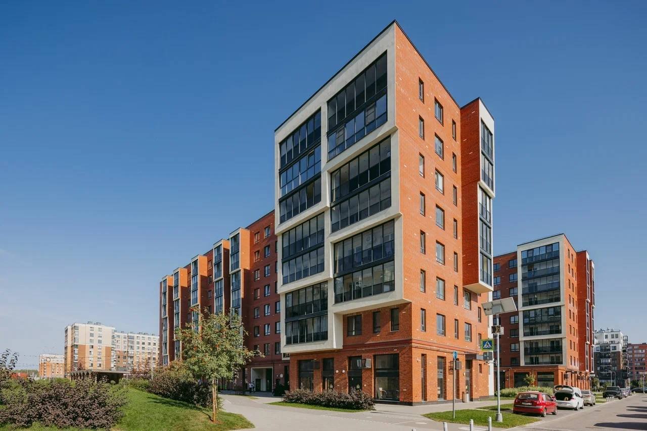 01-facade.jpg